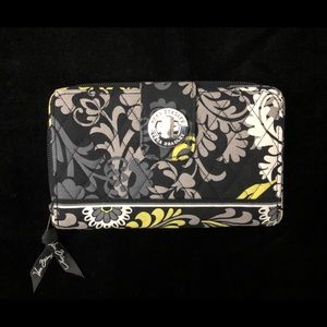 VERA BRADLEY FLORAL WALLET WITH RFID PROTECTION